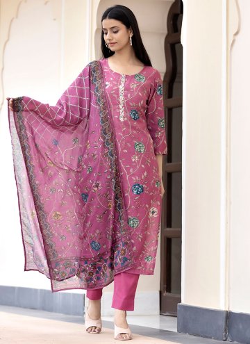 Gratifying Pink Silk Embroidered Salwar Suit